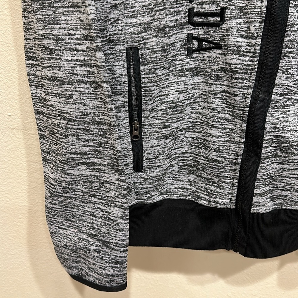 SO NICE Canadian Brand Women’s Hooded Sweatshirt—Size L - Picture 3 of 9